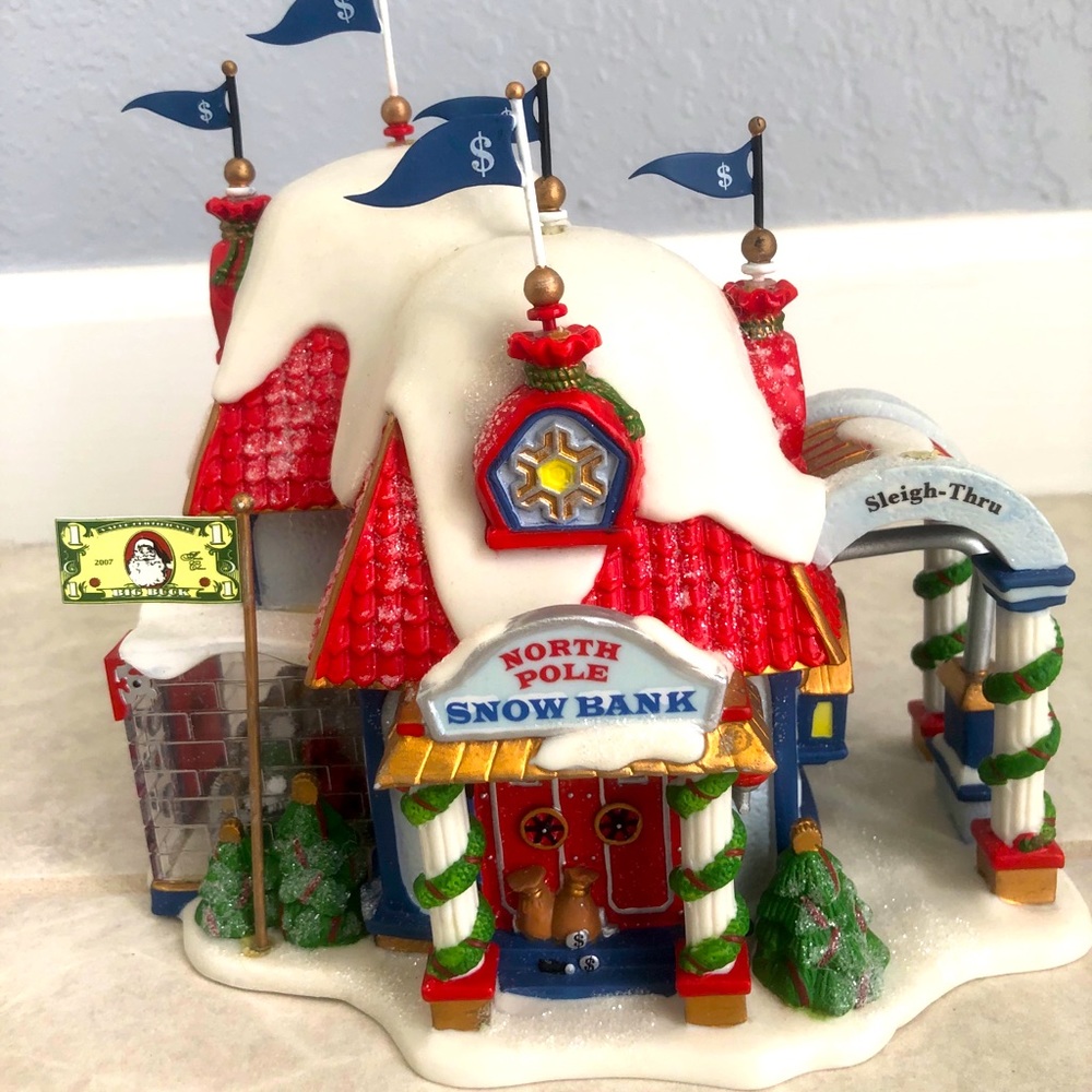 North Pole Series Snow Bank